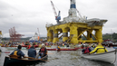 Seattle-kayak-shell-no-protest-1