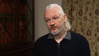 assange-no-id-3.jpg