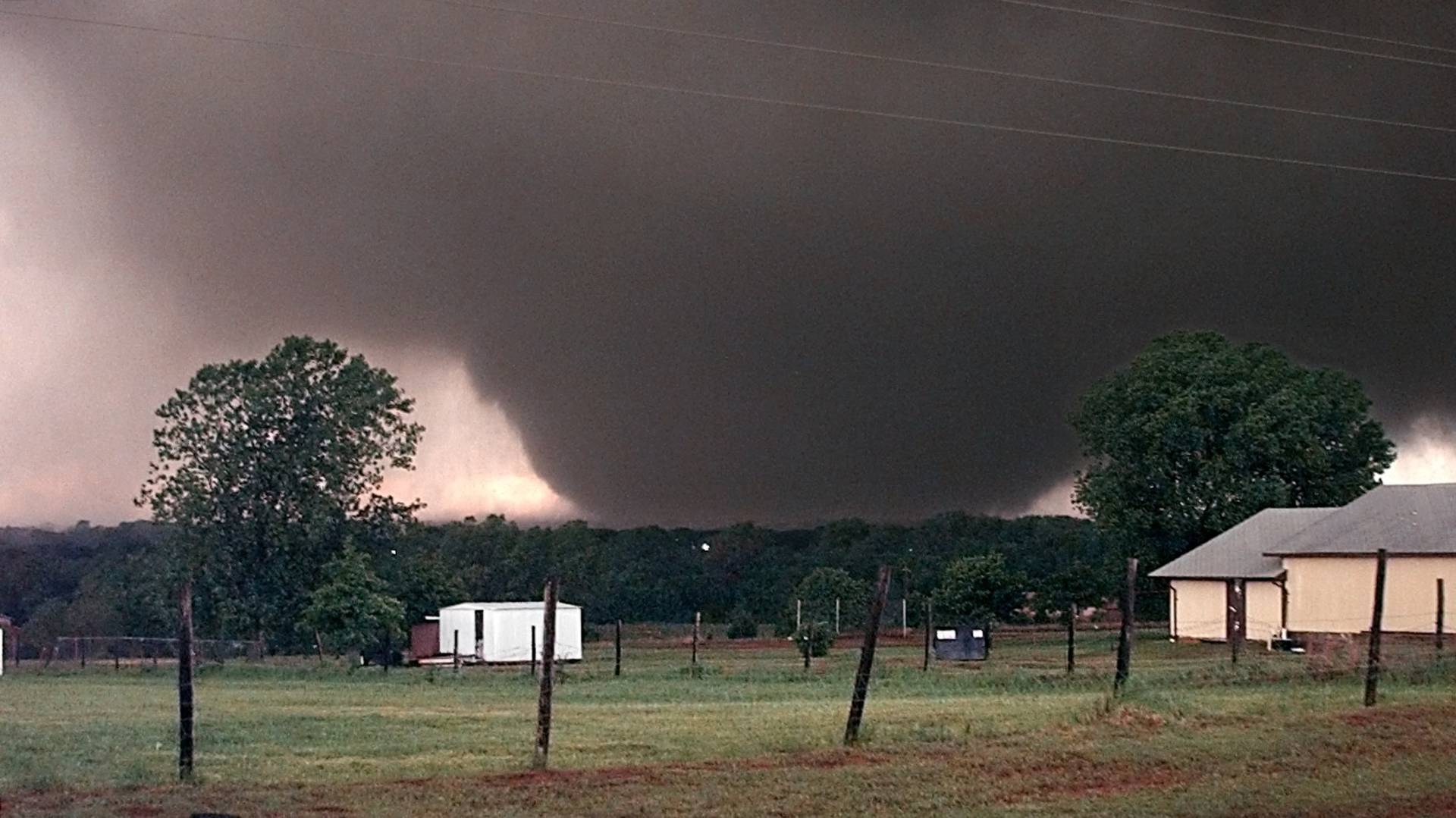 Massive Tornado Hits Oklahoma Kills Dozens, Is There a Link to Climate Change ...