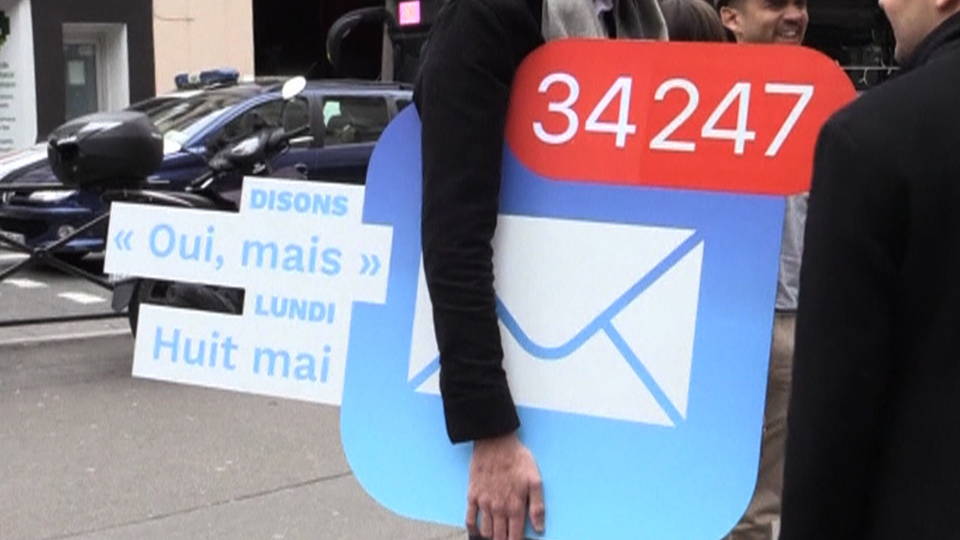 H11 france macron sign