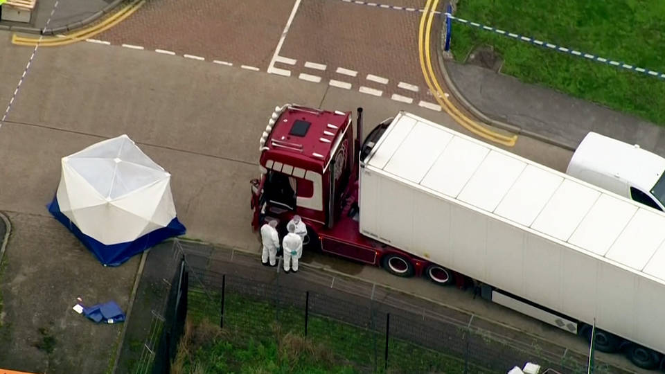 H7 uk 39 bodies tractor trailer chinese immigrants dead v2