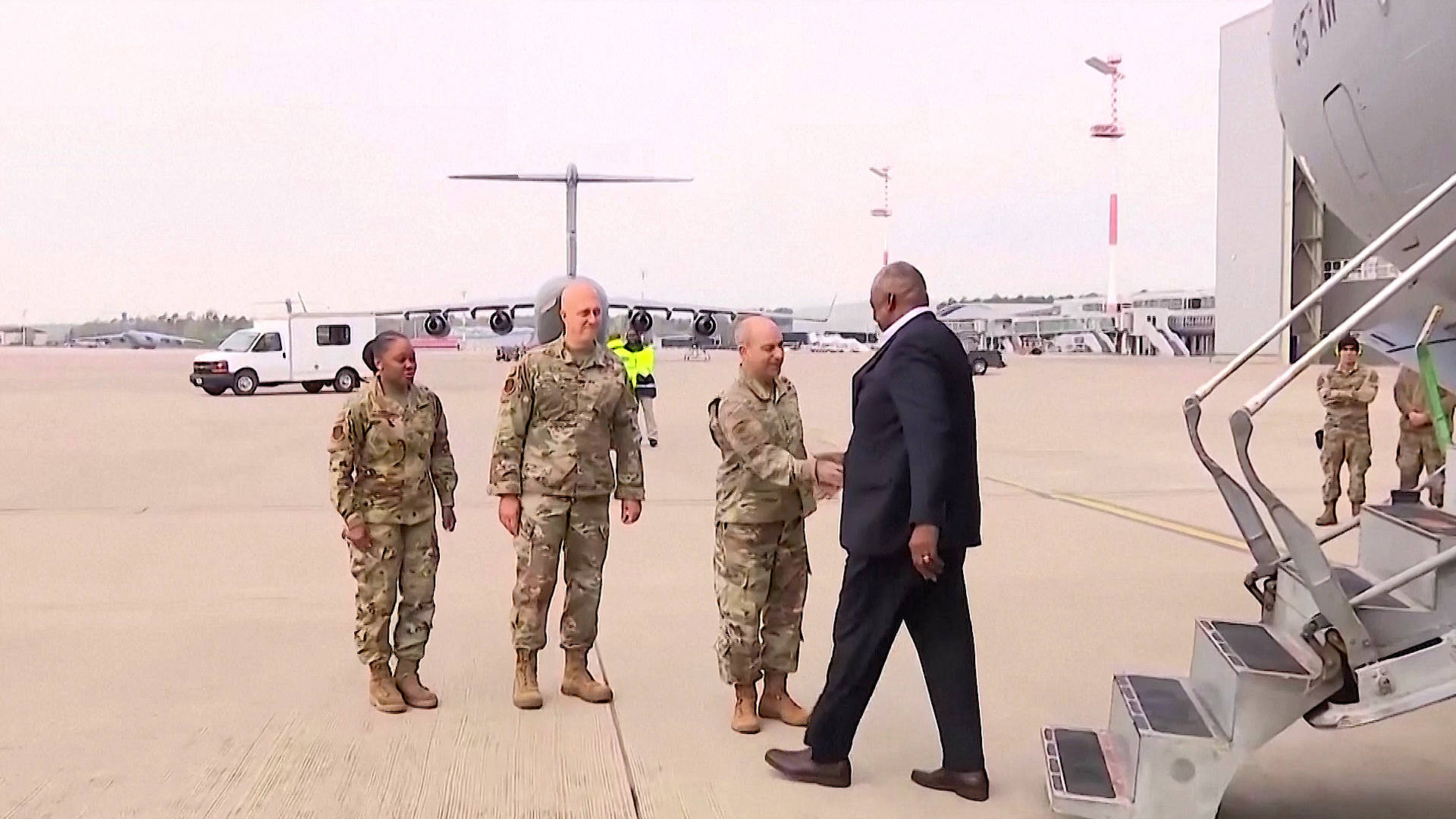Pentagon Chief Hosts Meeting of U.S. Allies in Germany to Discuss Arming Ukraine