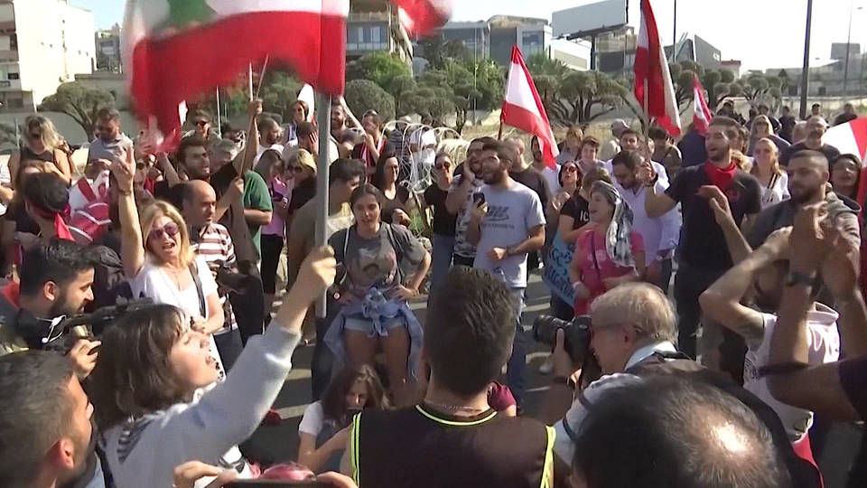 H7 lebanon protests military shoots protesters
