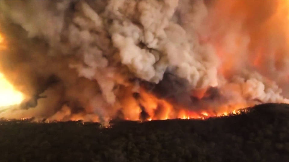 H5 australia braces for blast furnace heat winds fuel wildfires