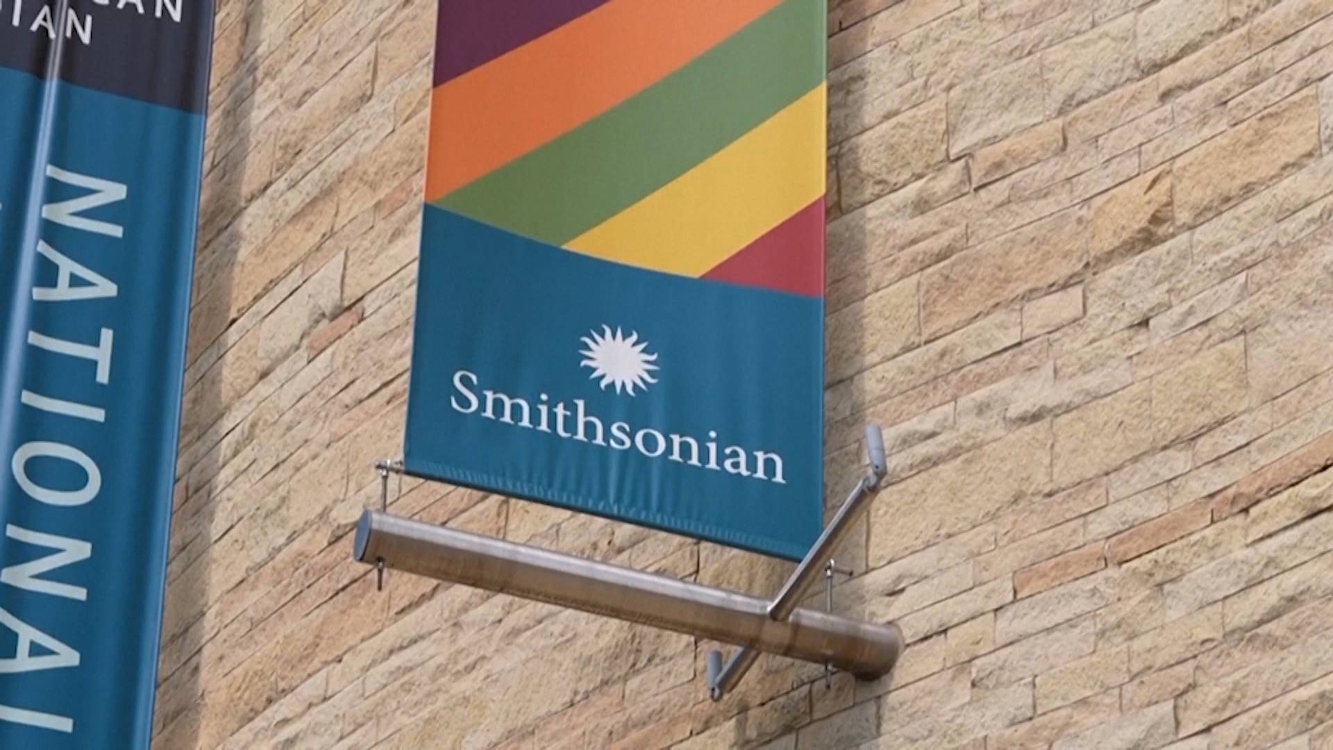 White House Orders Smithsonian to Align Exhibitions with Trump’s Views