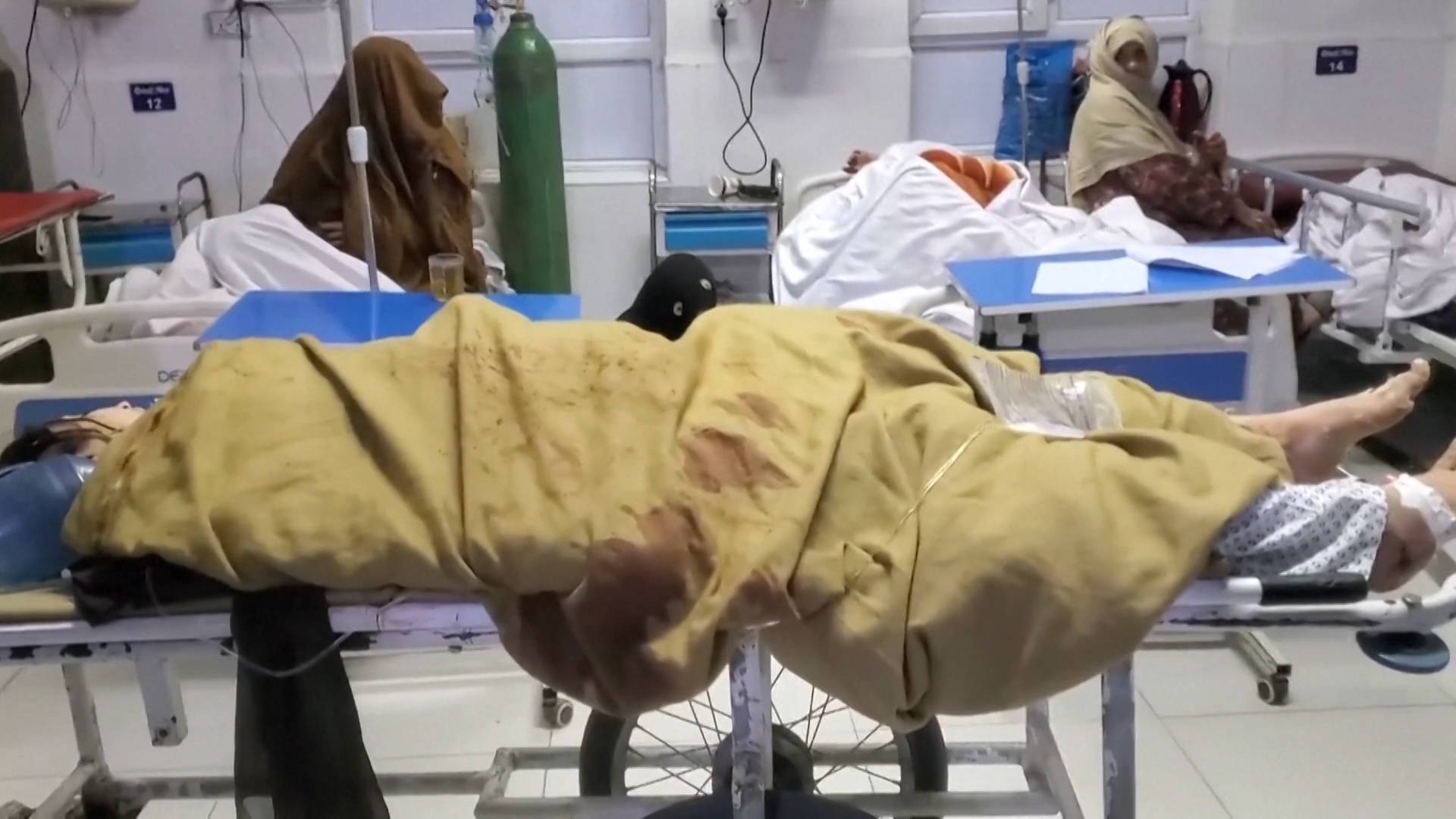 Pakistan Launches Cross-Border Strikes on Afghanistan, Declaring “Open War” on Taliban