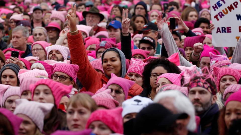 https://www.democracynow.org/images/headlines/17/34817/quarter_hd/H1_Pink_Hats.jpg