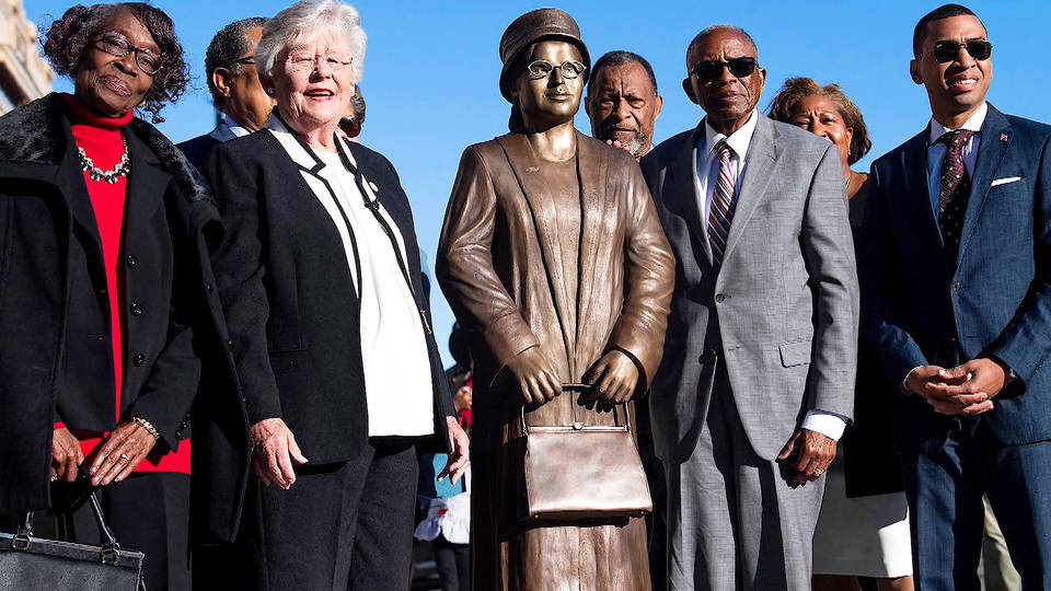 H12 rosa parks honored new statue montgomery alabama