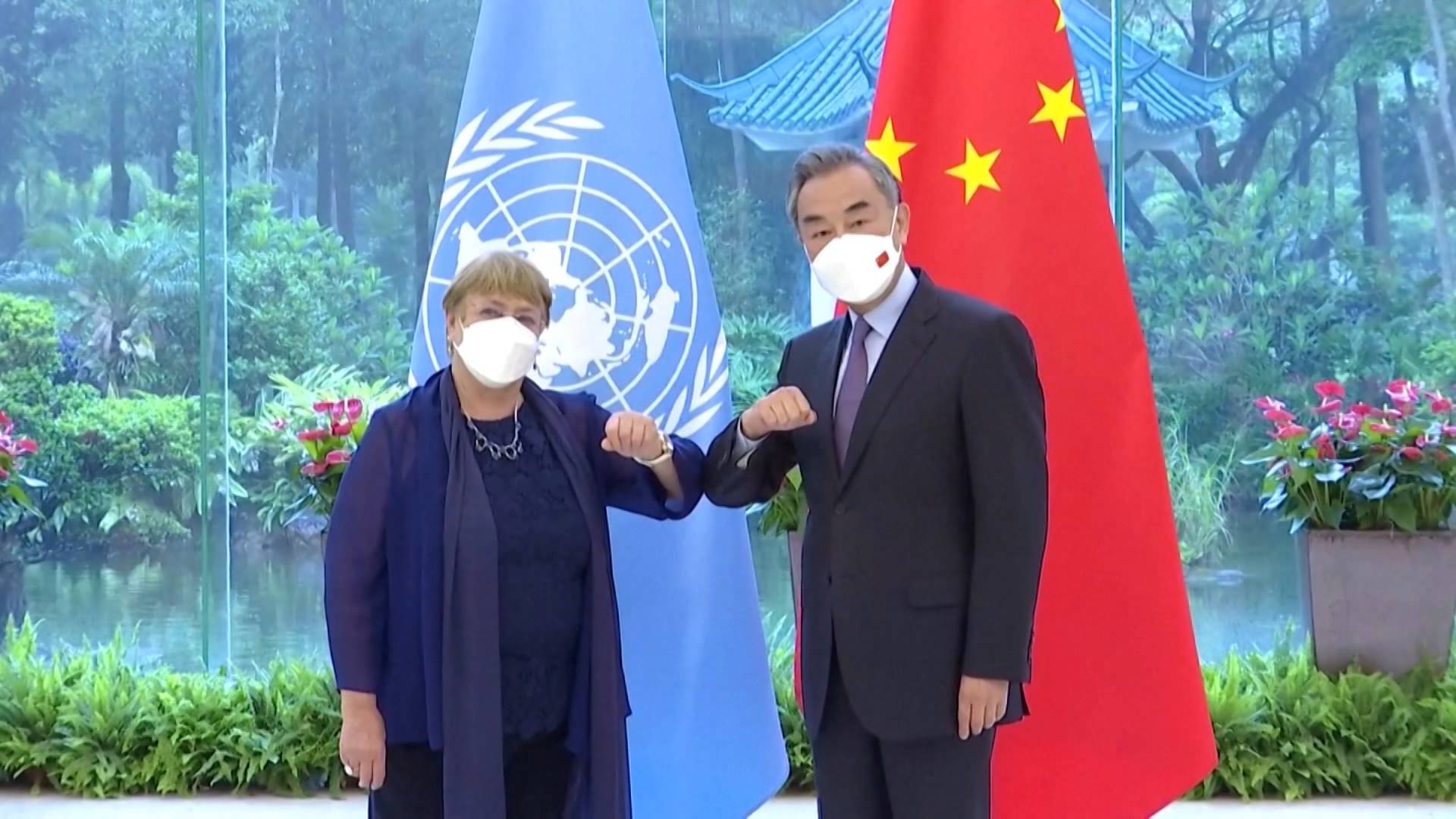 La alta comisionada de la ONU para los Derechos Humanos visita Xinjiang; se  publican documentos hackeados de la policía china sobre los maltratos  cometidos contra los uigures | Democracy Now!