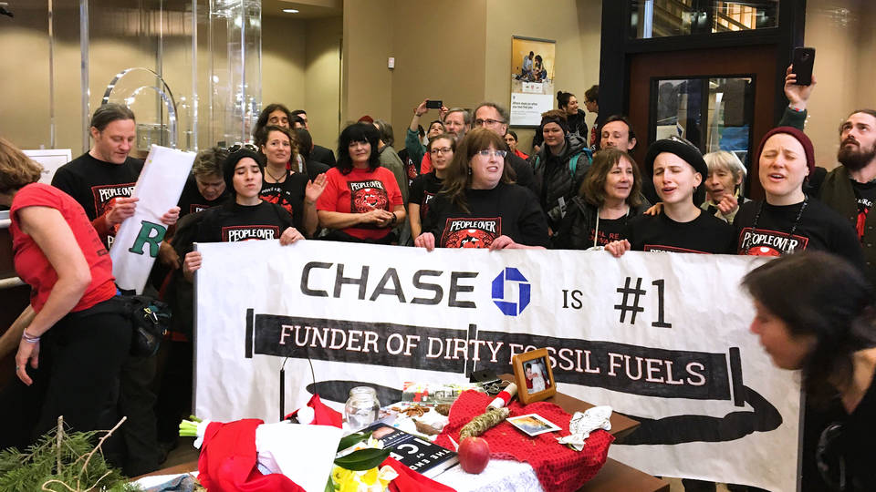 H9 28 arrested seattle protesting chase bank fossil fuel ties