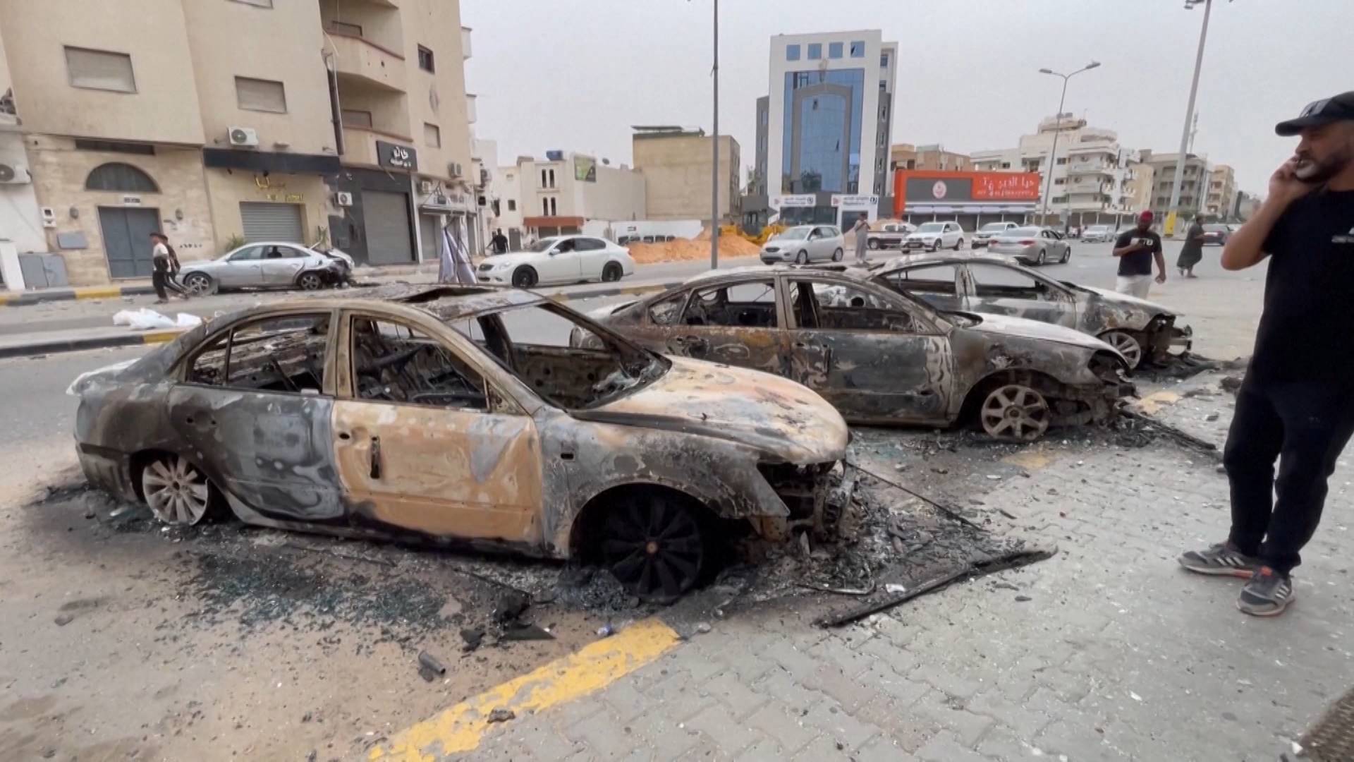 Rivalisierende bewaffnete Gruppen liefern sich in Libyens Hauptstadt einen ...