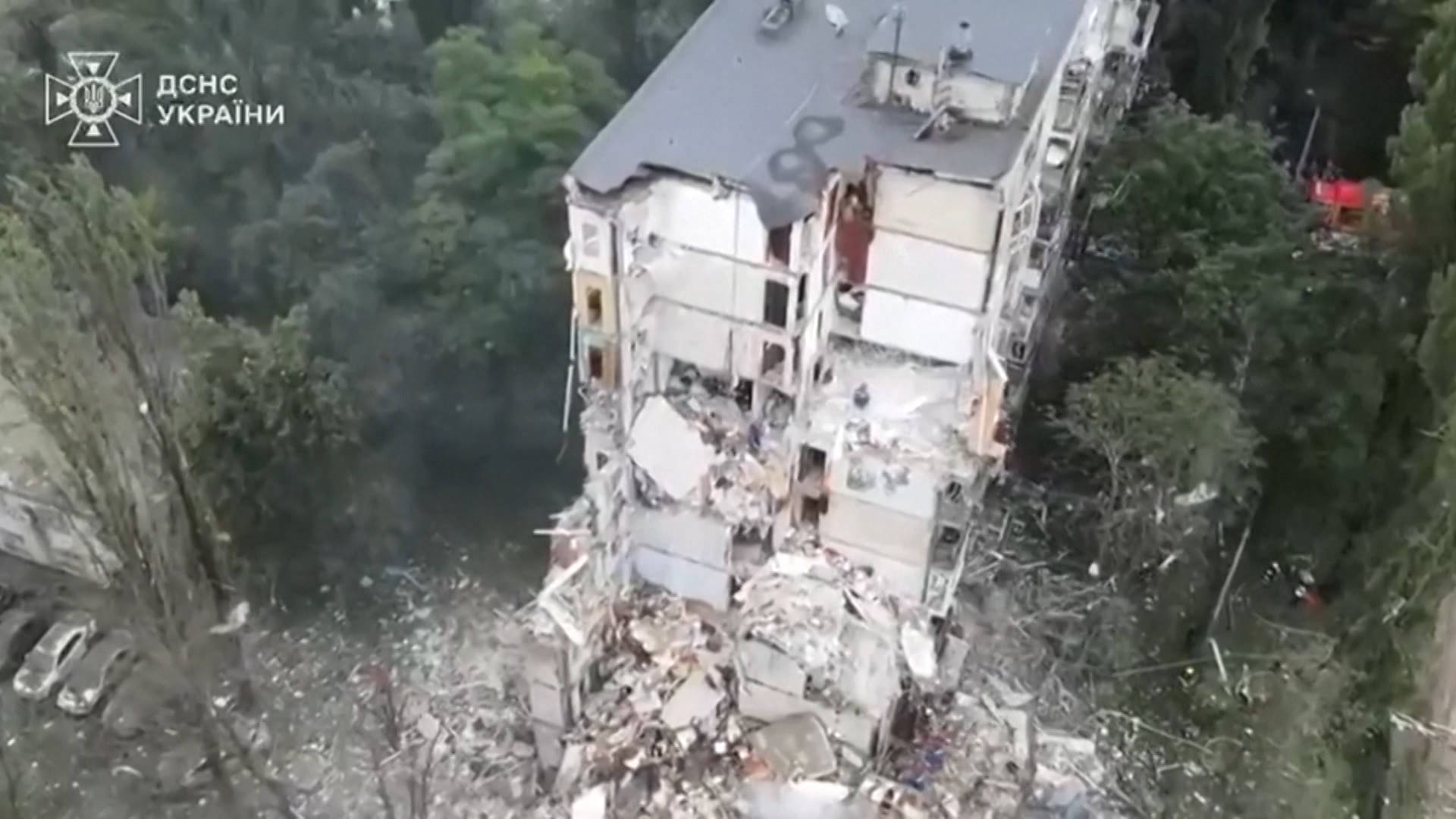 Russian Attacks on Kyiv Kill 8; Lawmakers Restore Independence of Ukraine’s Anti-Graft Agencies