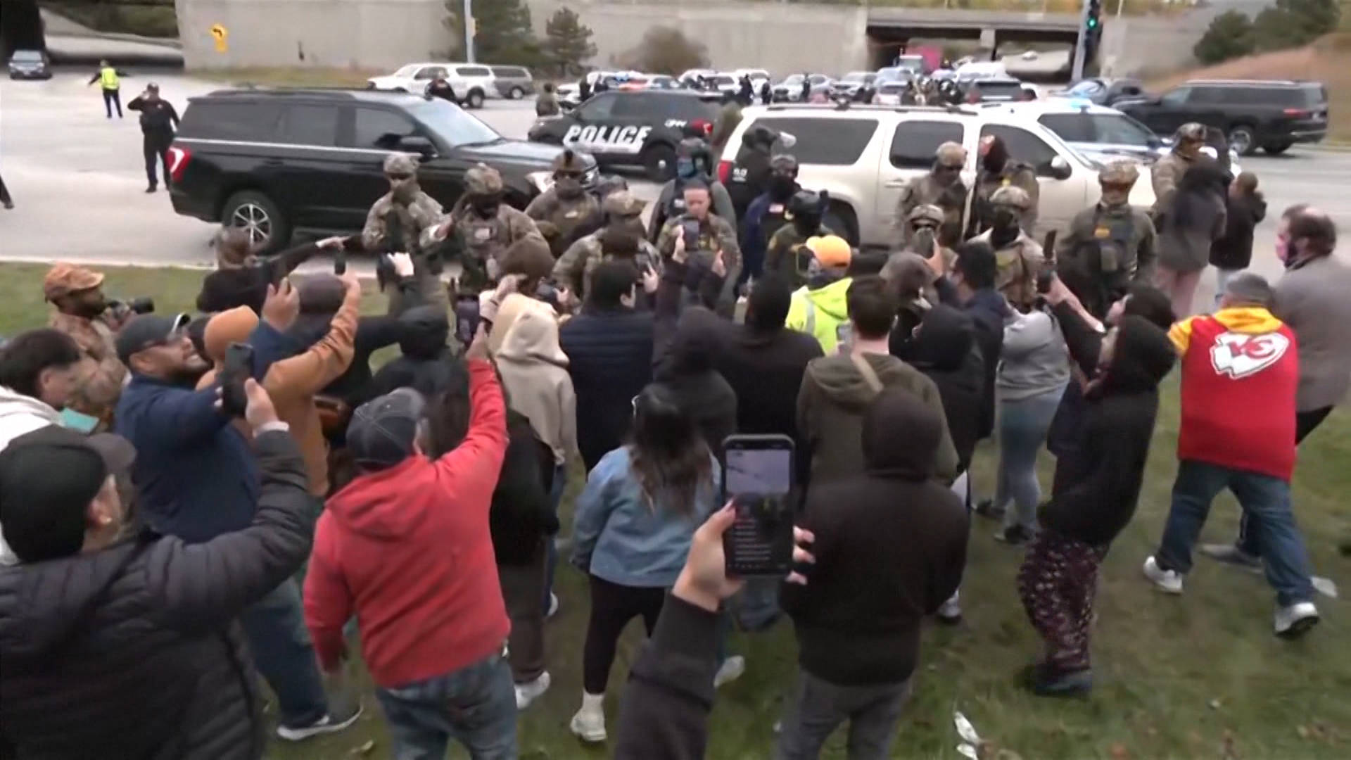 Protesters Confront Masked Federal Agents Carrying Out Arrests in Illinois