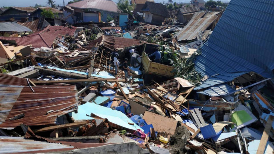 H4 indonesia tsunami destruction