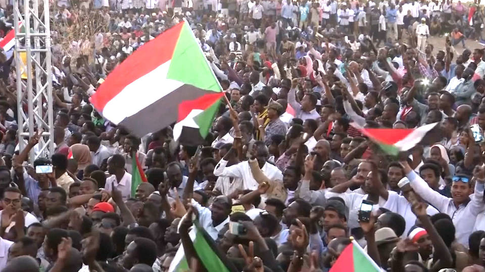 Sudan protesters halt talks with military Sudan protesters halt talks with military