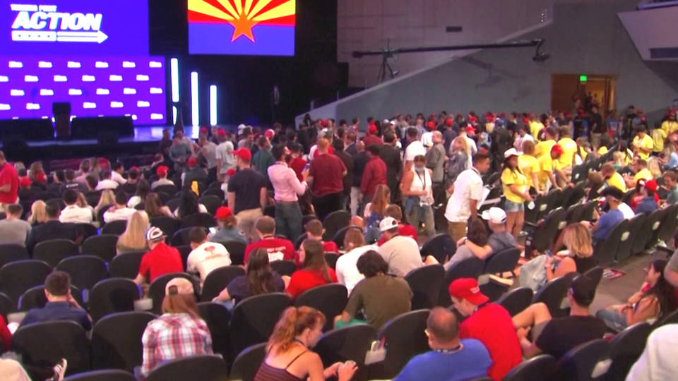 3 000 Pack Indoor Trump Rally In Arizona As Covid 19 Cases Surge