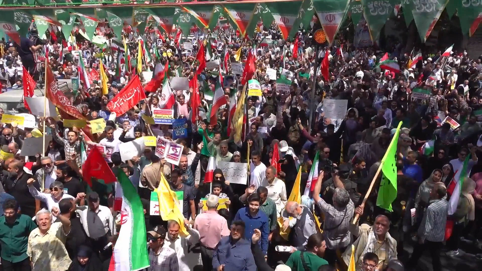 Mass Protests in Tehran as Iranian FM Meets Opposite numbers, Trump Says He’ll Make a decision on Strike in “2 Weeks”