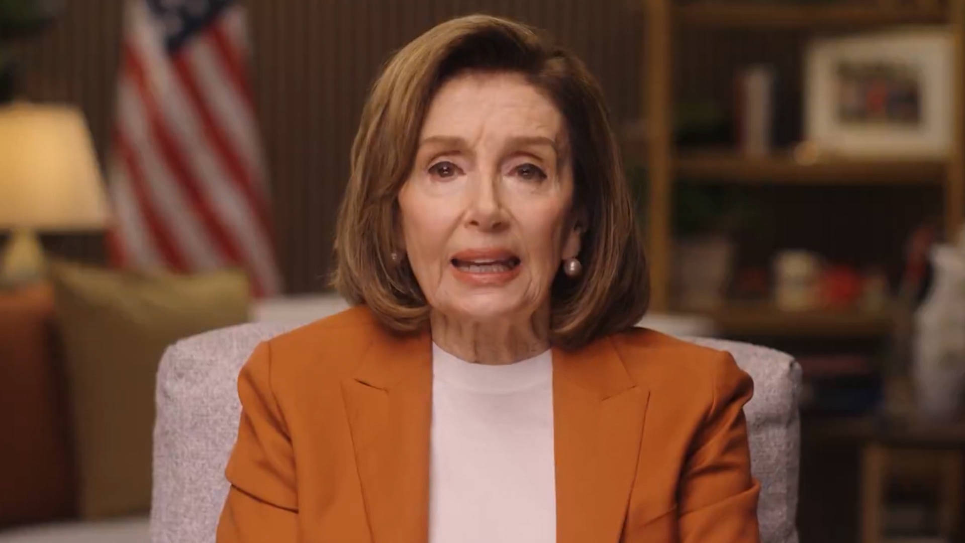 Nancy Pelosi, die erste weibliche Sprecherin des Repräsentantenhauses ...