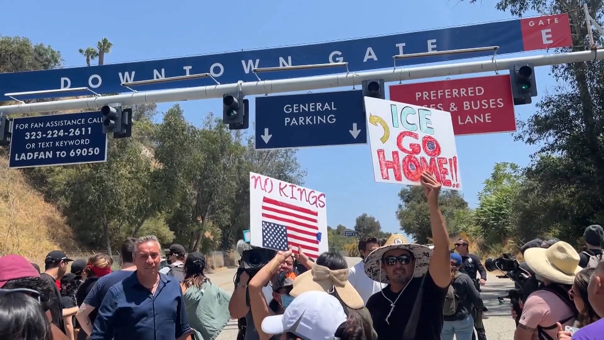 Dodgers blockieren Berichten zufolge ICE vom Stadion, nachdem ihnen ...