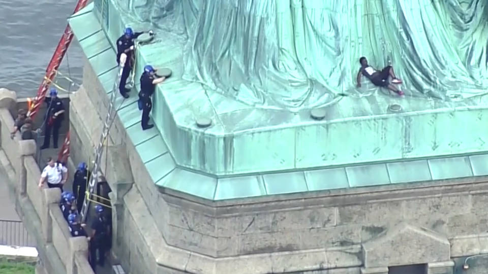 H22 statueofliberty protest