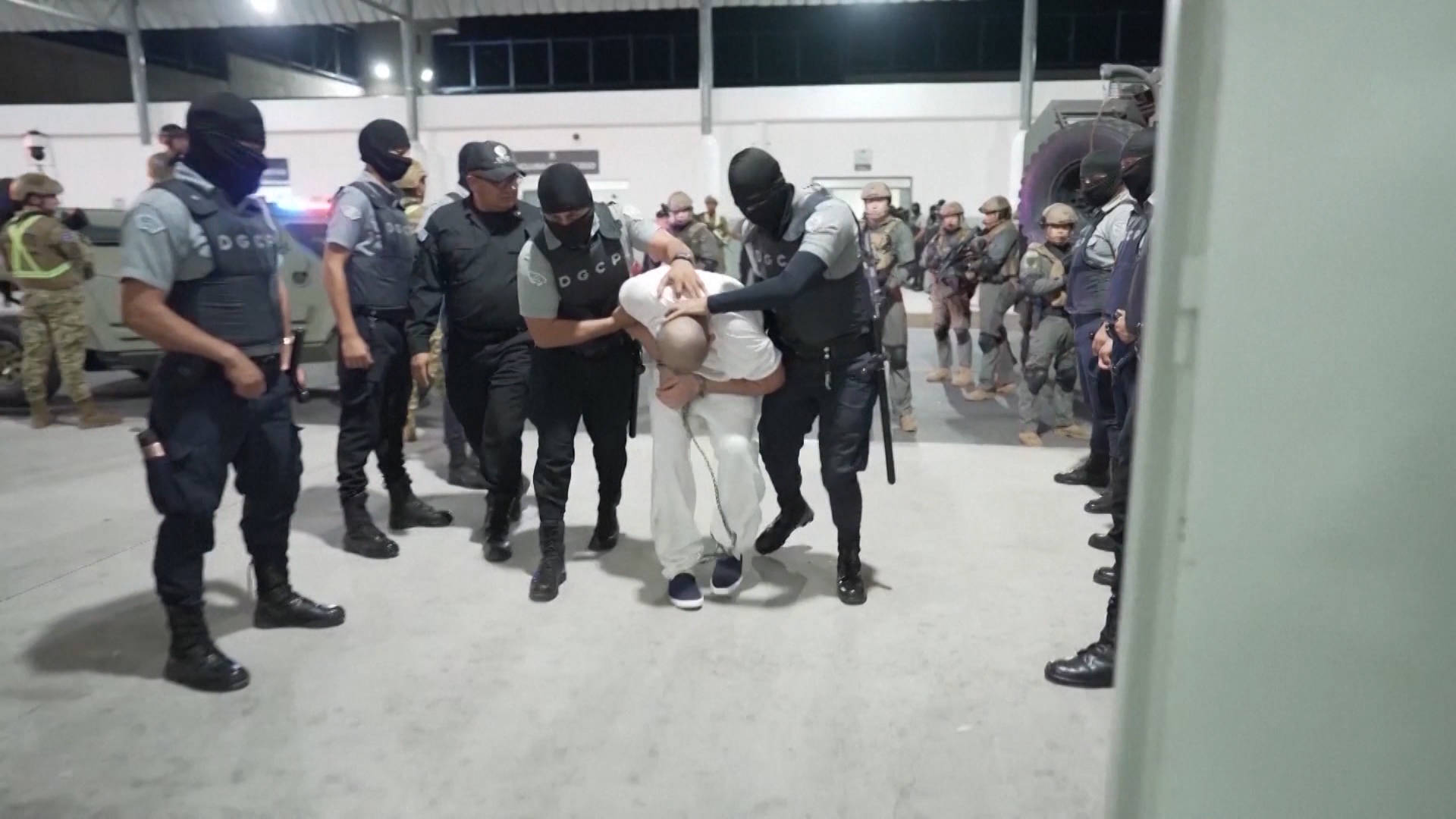 HRW: Several Immigrants from El Salvador Deported by the Trump Admin Have Been Forcibly Disappeared