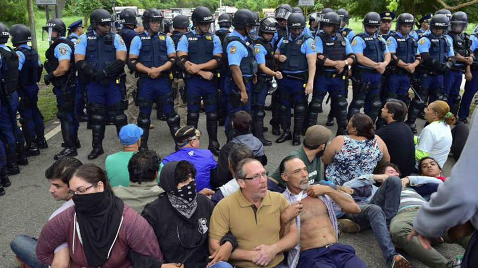 H10 pr coal ash protest