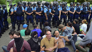 H10 pr coal ash protest