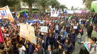 H9 chile student march against sexual violence