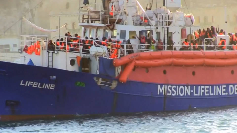 H6 migrant ship docks malta