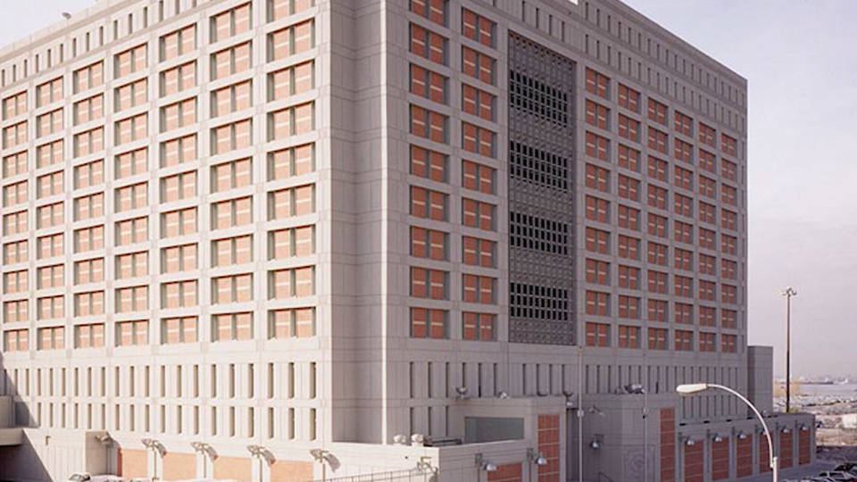 H4 fire metropolitan detention center brooklyn mdc heat inmates air conditioning jails new york quay promoted