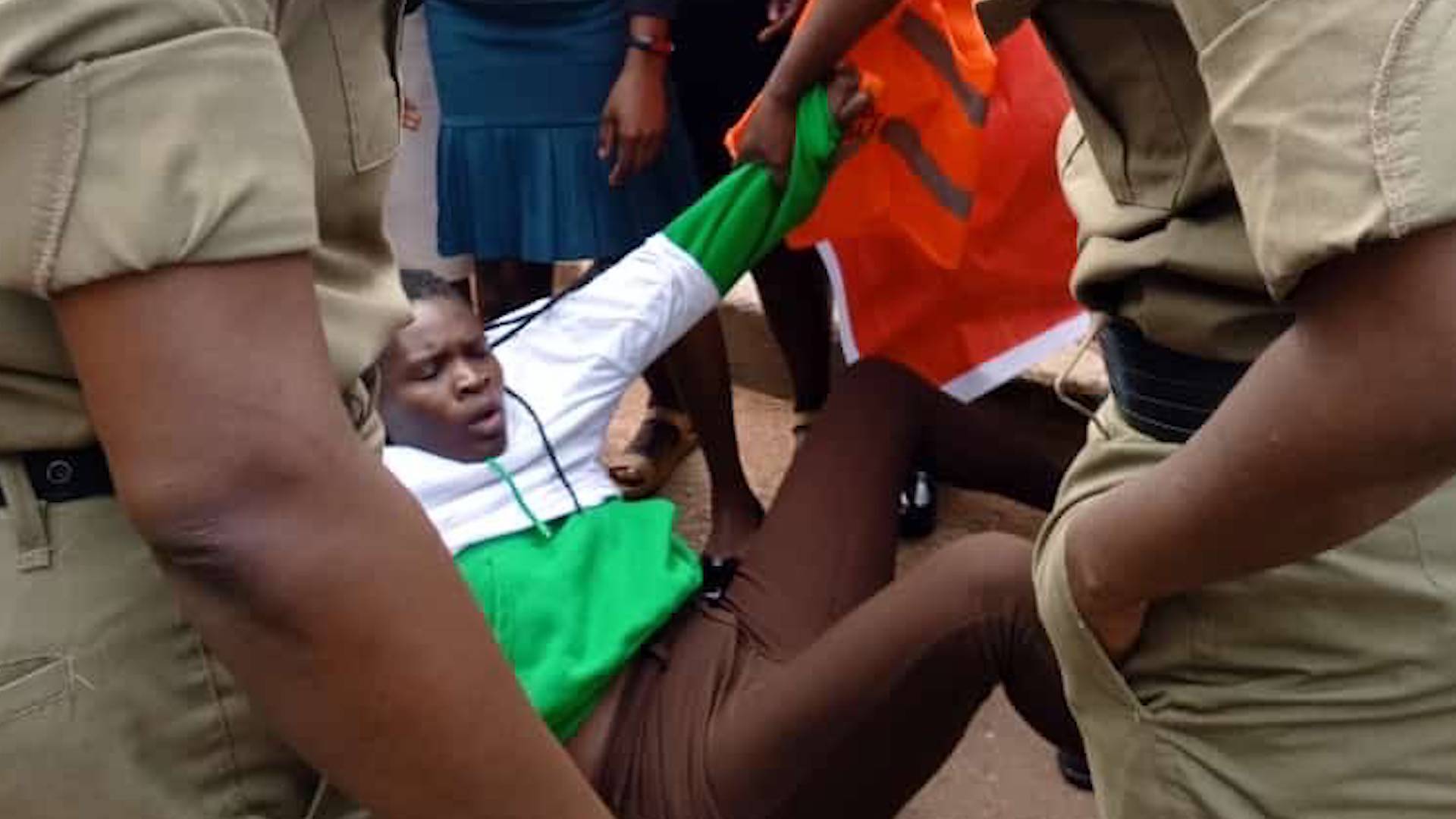 Uganda geht gegen Klimaprotestler vor, die sich gegen EACOP aussprechen ...
