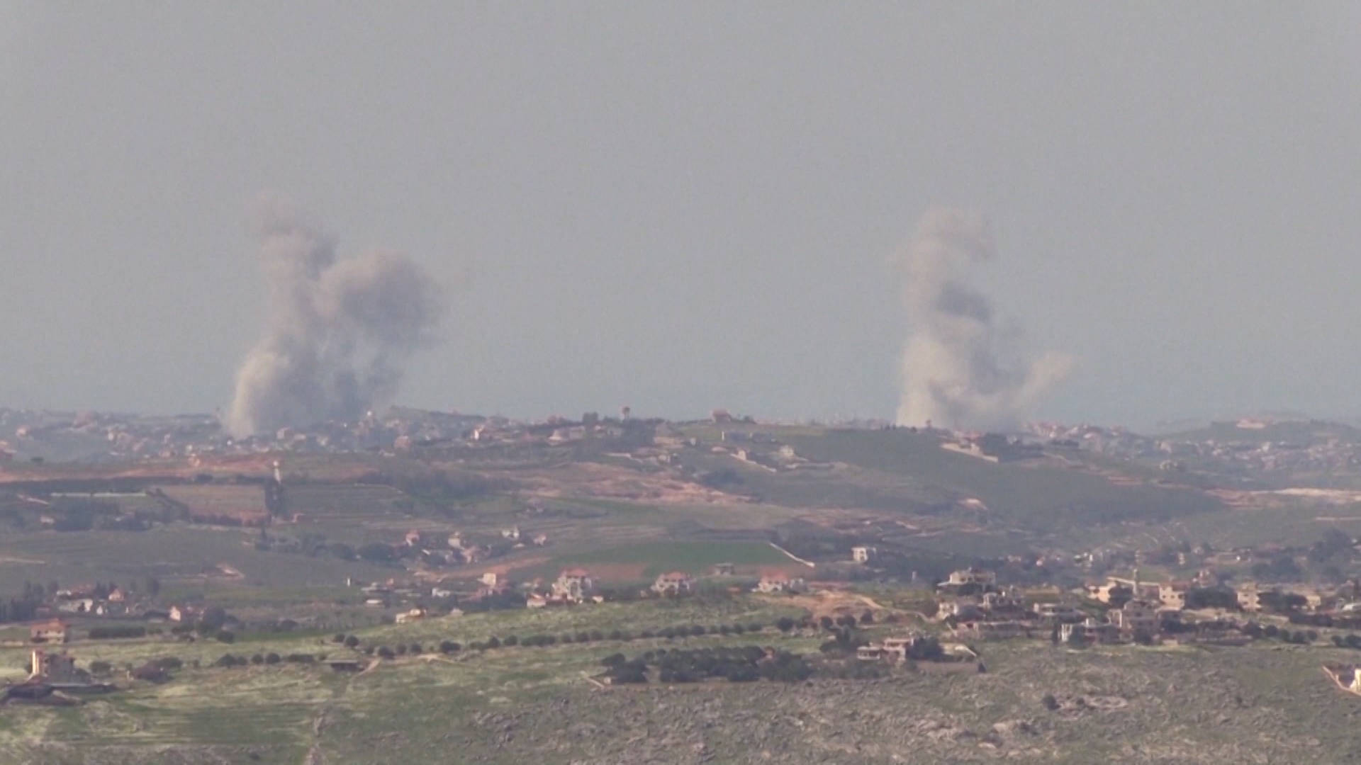 Israel bombardiert Beirut den zweiten Tag in Folge, während Soldaten ...