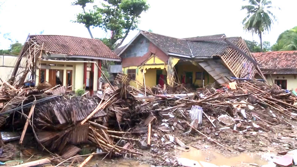 H indonesia landslide destruction