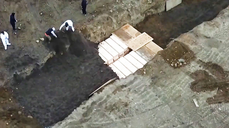 De Blasio admits coronavirus victims have been buried on Hart Island
