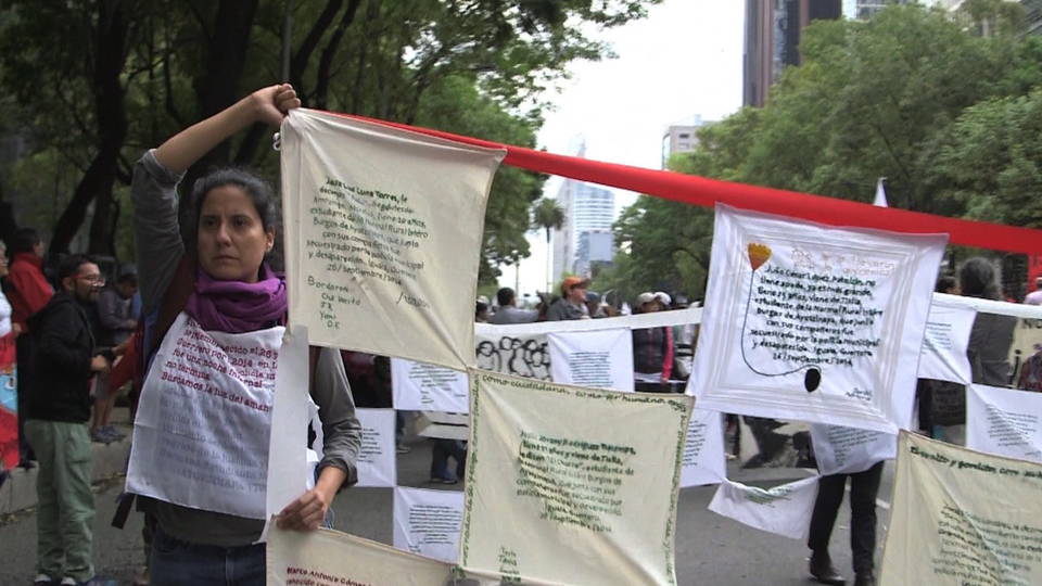 H09 ayotzinapa march