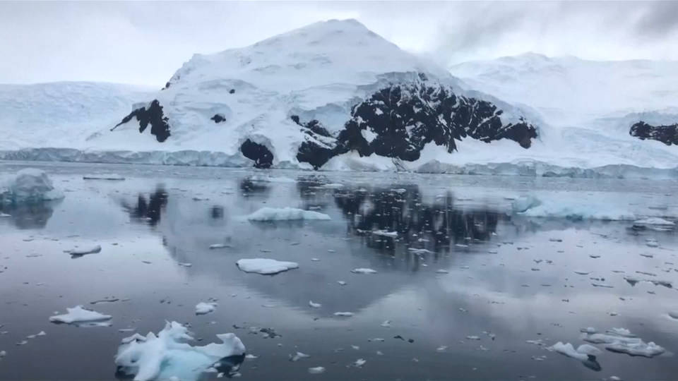 H19 plastic pollution in remote antarctic areas