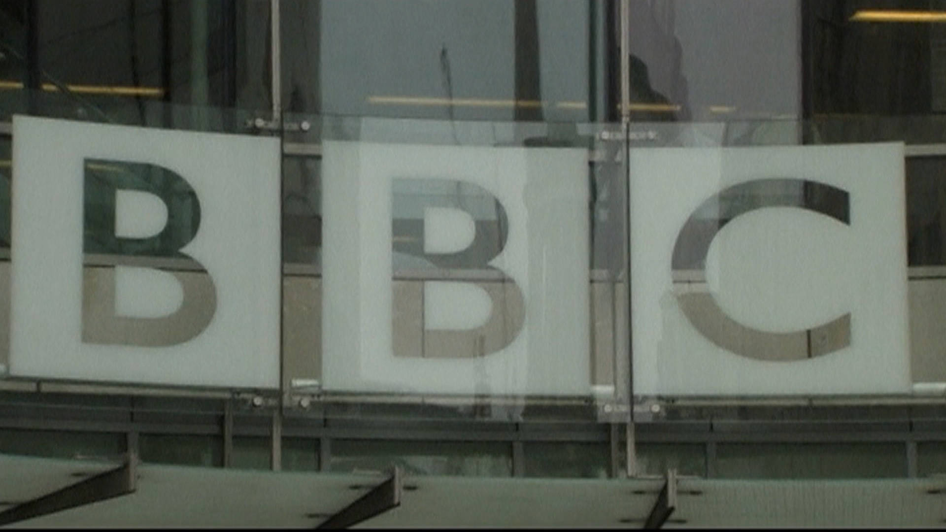 BBC-Spitzenmanager treten nach Kritik an der Bearbeitung einer Trump-Rede ...