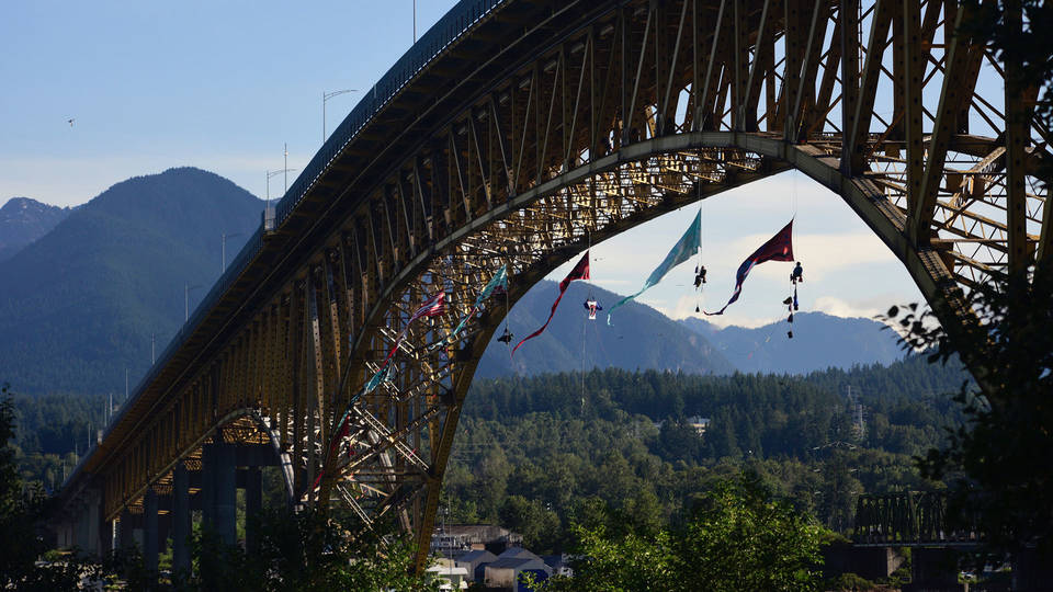 H 16 vancouver oil tanker blockade2