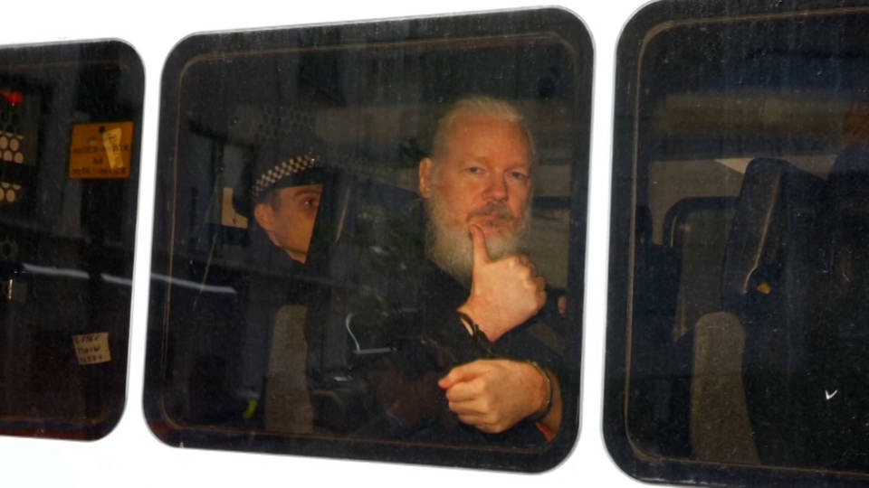 Resultado de imagen para ASSANGE