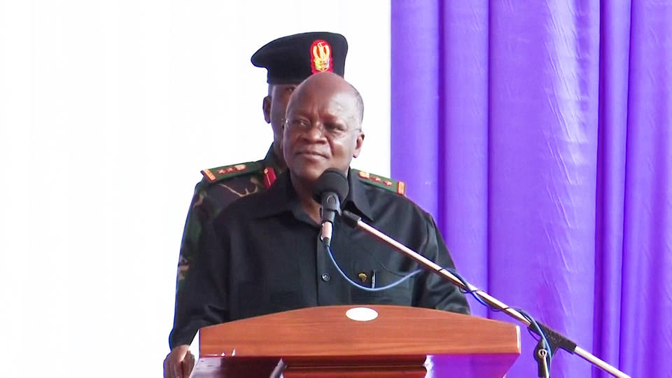 El presidente de Tanzania, John Magufuli, negacionista de la COVID-19,  muere tras rumores que afirmaban que padecía la enfermedad | Democracy Now!