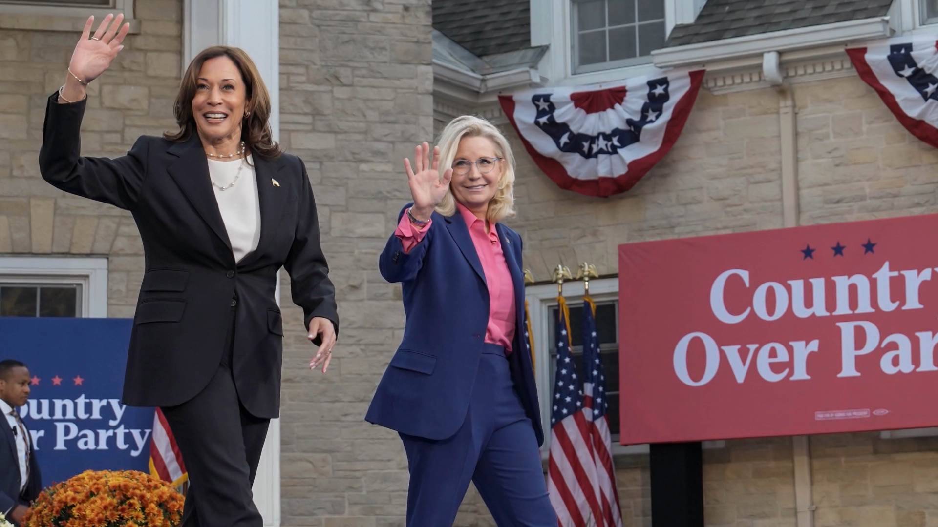 Kamala Harris Rallies with Republican Ex-Lawmaker Liz Cheney After Winning ...
