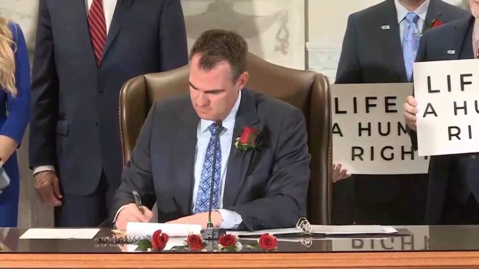 Oklahoma approves a ban on abortion after six weeks of pregnancy with a ,000 reward for those who report violations