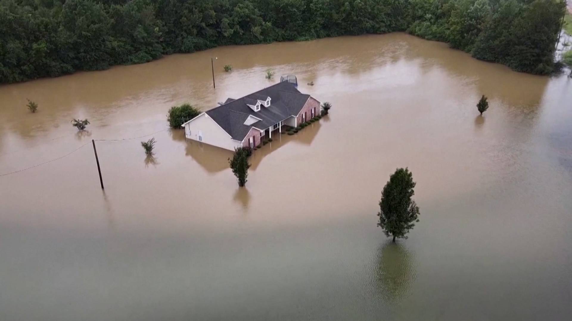 Mayor of Jackson, Mississippi, Warns Residents to “Get Out Now” as Floodwaters Rise