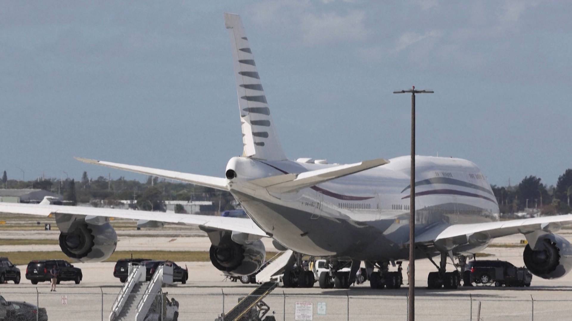 Katar bietet Trump kurz vor seiner Nahostreise einen Luxusjet im Wert von ...
