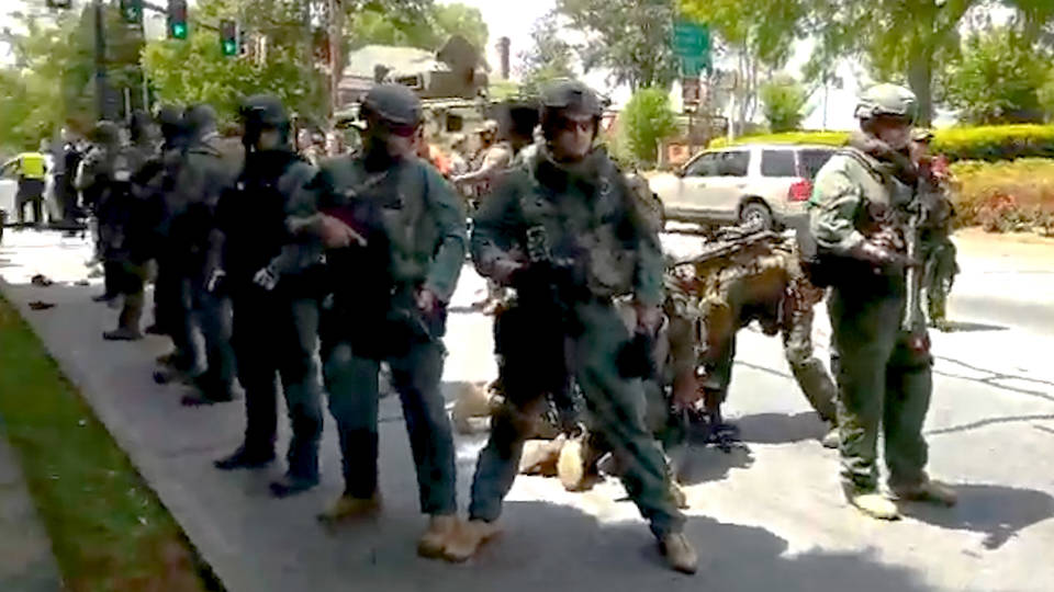H16 police arrest anti nazi protestors