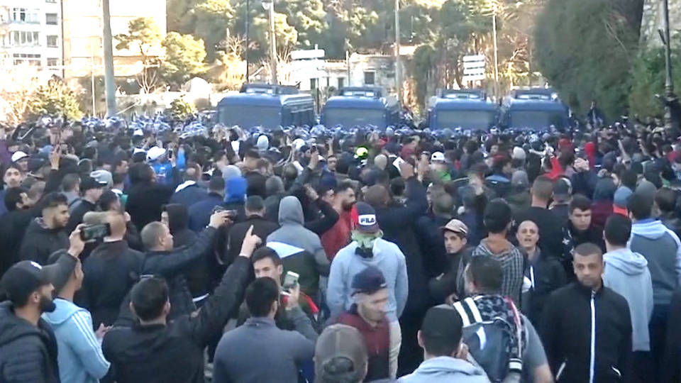 H9 algeria protests 1