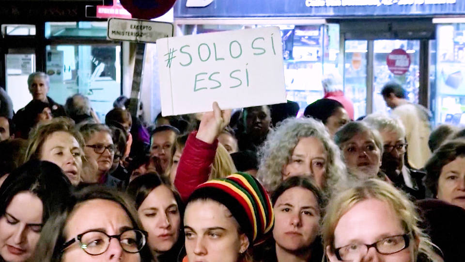 H10 thousands protest spain verdict gang rape teenage girl barcelona five men 14 year old girl sexual assault