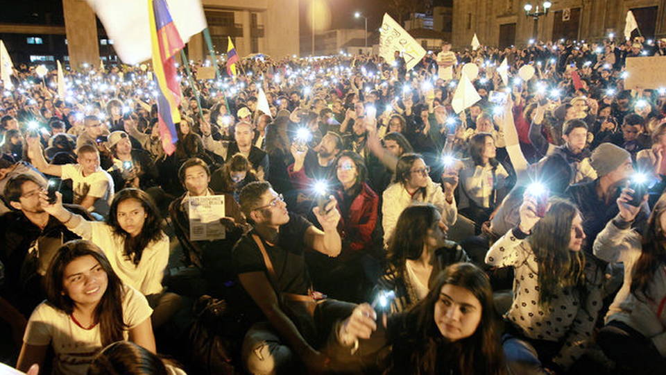 H08 colombia peace march