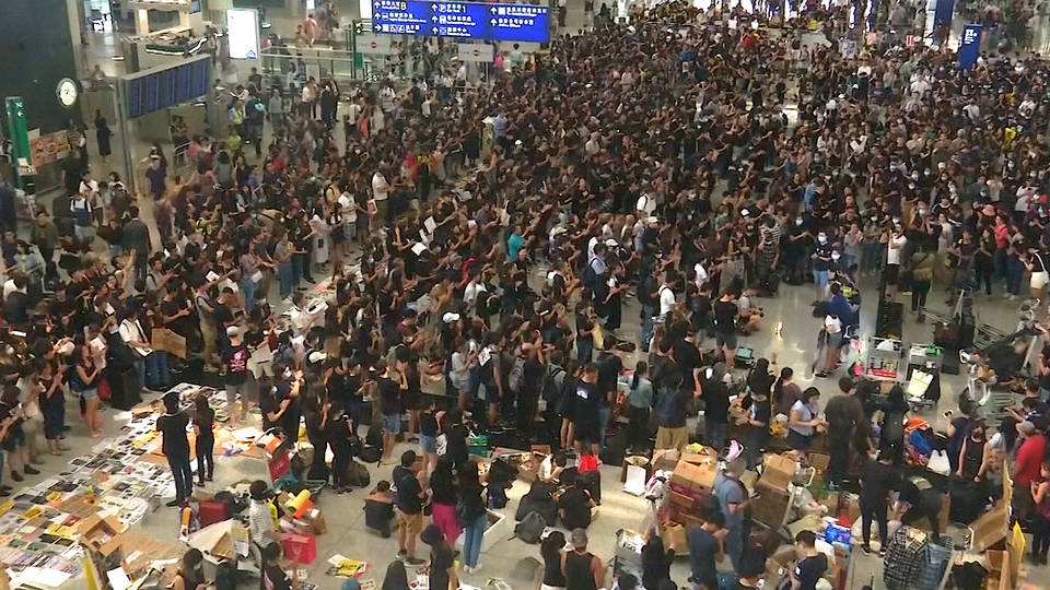 H2 hong kong internationa airport shutdown protests