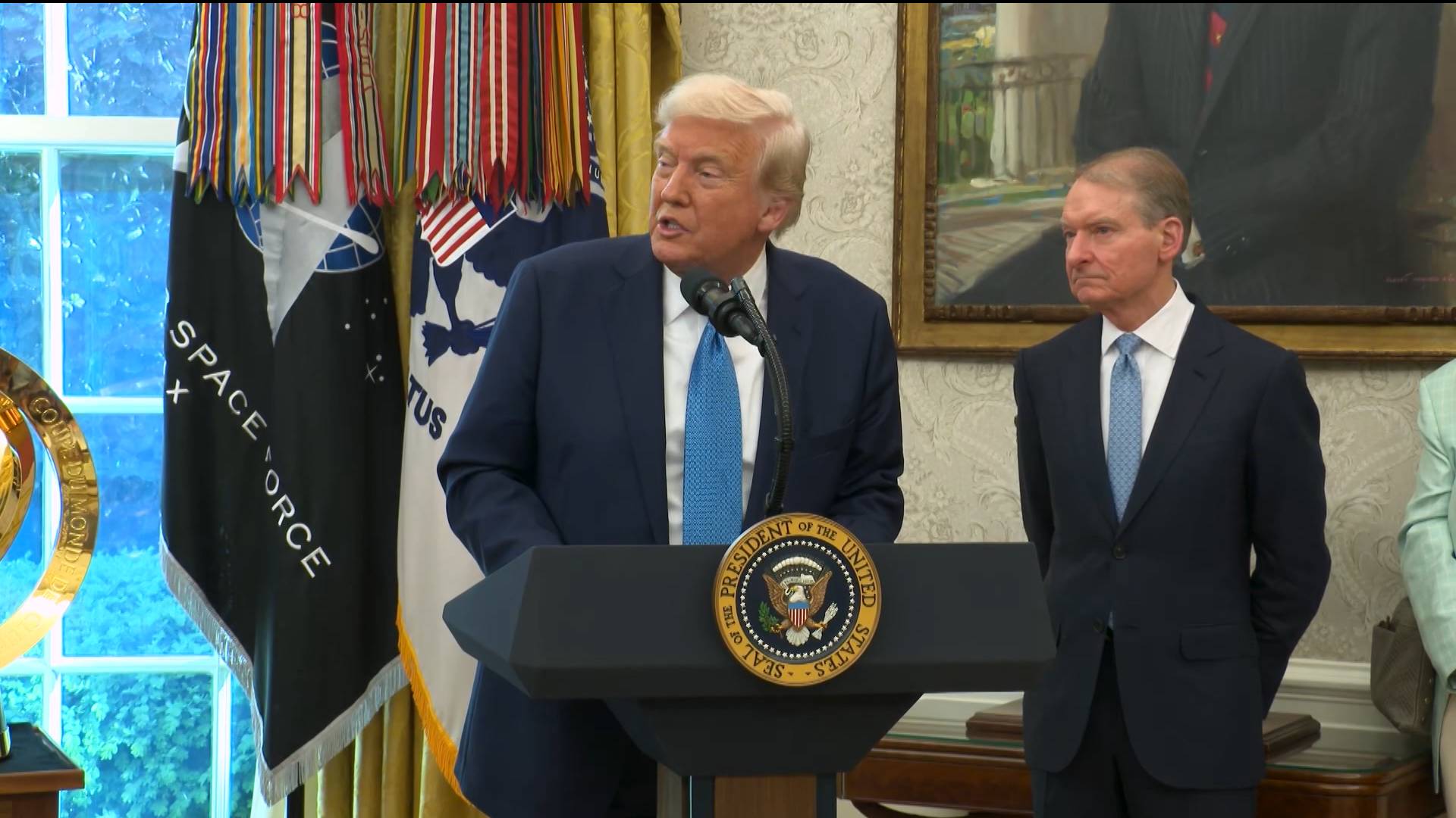Trump Says He Won’t Fire Fed Chair Jerome Powell and Will Reach Deal to ...
